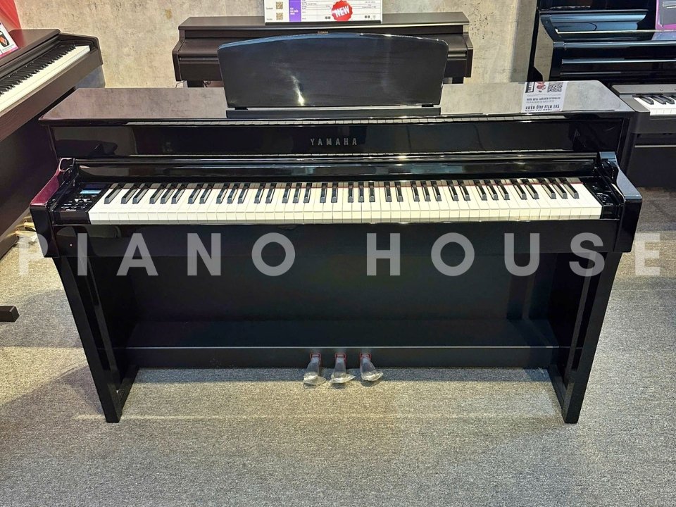 Hình ảnh chi tiết YAMAHA CLP-635 PE góc chụp 2